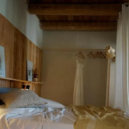 Tat, Loft In A Old Coach House *