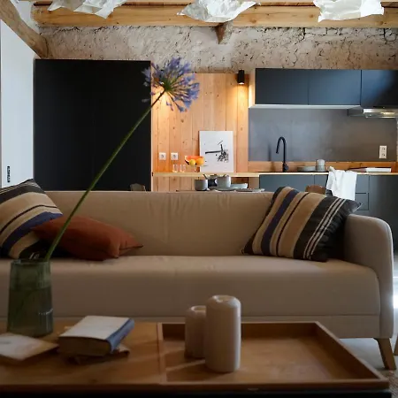 Tat, Loft In A Old Coach House Sant Jordi Desvalls