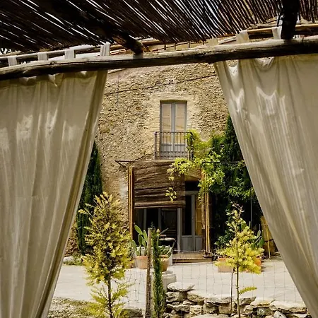 Tat, Loft In A Old Coach House Lägenhet Sant Jordi Desvalls