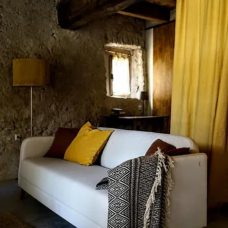 Tat, Loft In A Old Coach House Lägenhet Sant Jordi Desvalls