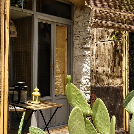 Tat, Loft In A Old Coach House *