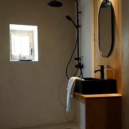 Lägenhet Tat, Loft In A Old Coach House *