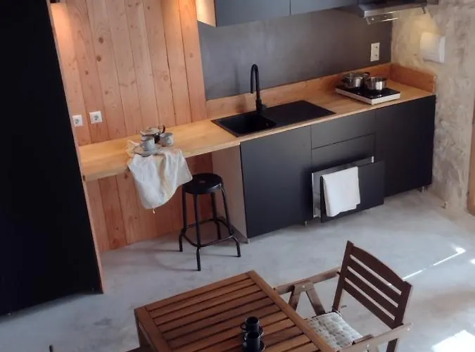 Tat, Loft In A Old Coach House Sant Jordi Desvalls