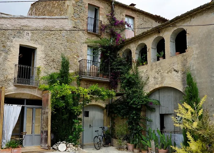 Tat, Loft In A Old Coach House Sant Jordi Desvalls