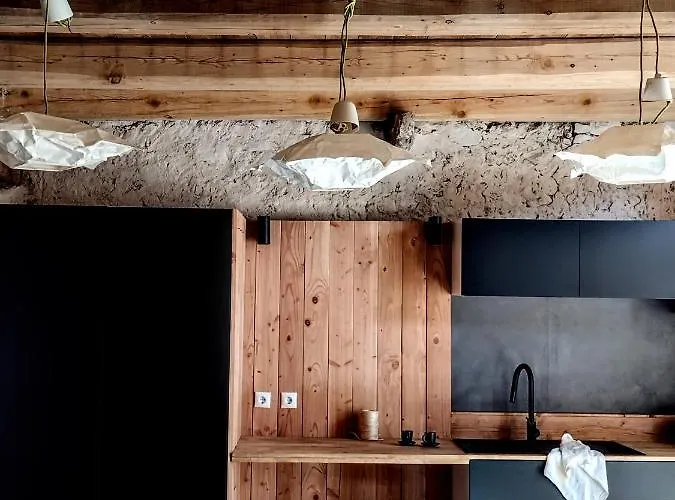 Tat, Loft In A Old Coach House