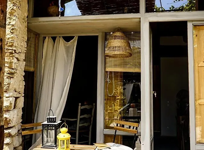 Lejlighed Tat, Loft In A Old Coach House Sant Jordi Desvalls