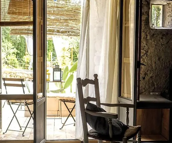 Lejlighed Tat, Loft In A Old Coach House *