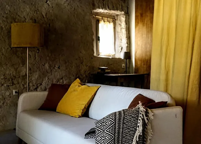 Tat, Loft In A Old Coach House Lejlighed Sant Jordi Desvalls